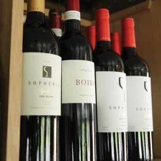 Black Horse Red Wine Range